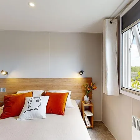 L'oasis Des Dombes Camping 3*