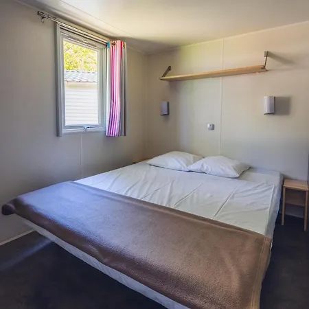L'oasis Des Dombes Camping