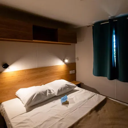 Camping L'oasis Des Dombes 3*