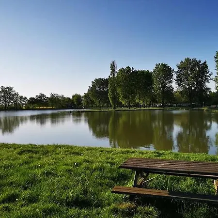 L'oasis Des Dombes Campsite