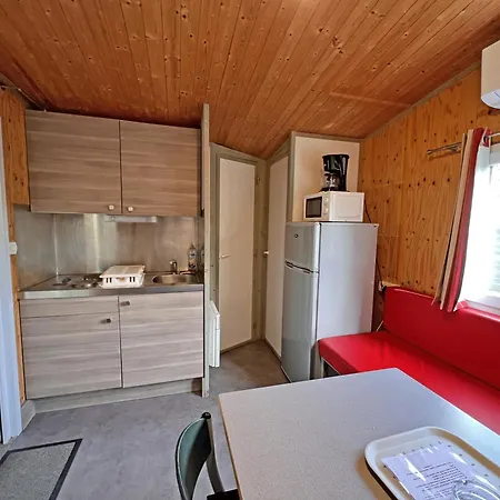 L'oasis Des Dombes Campsite 3*