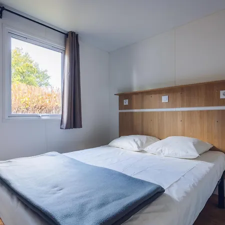 Campsite L'oasis Des Dombes 3*