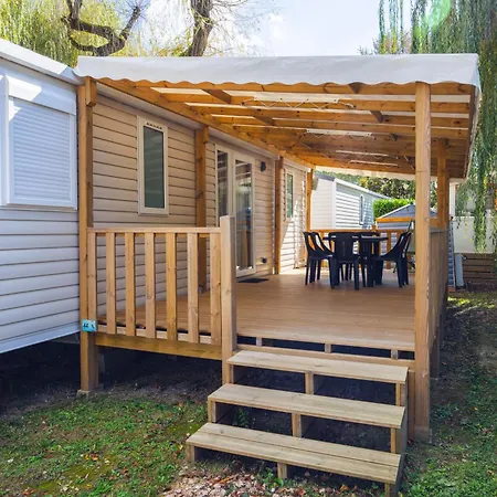 Campsite L'oasis Des Dombes 3*