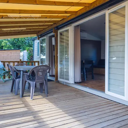 L'oasis Des Dombes 3*