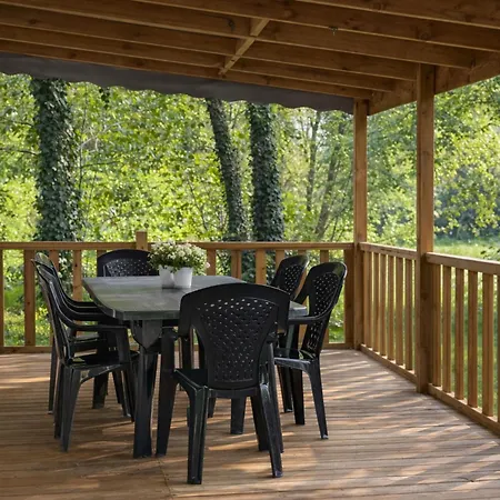 L'oasis Des Dombes Campsite